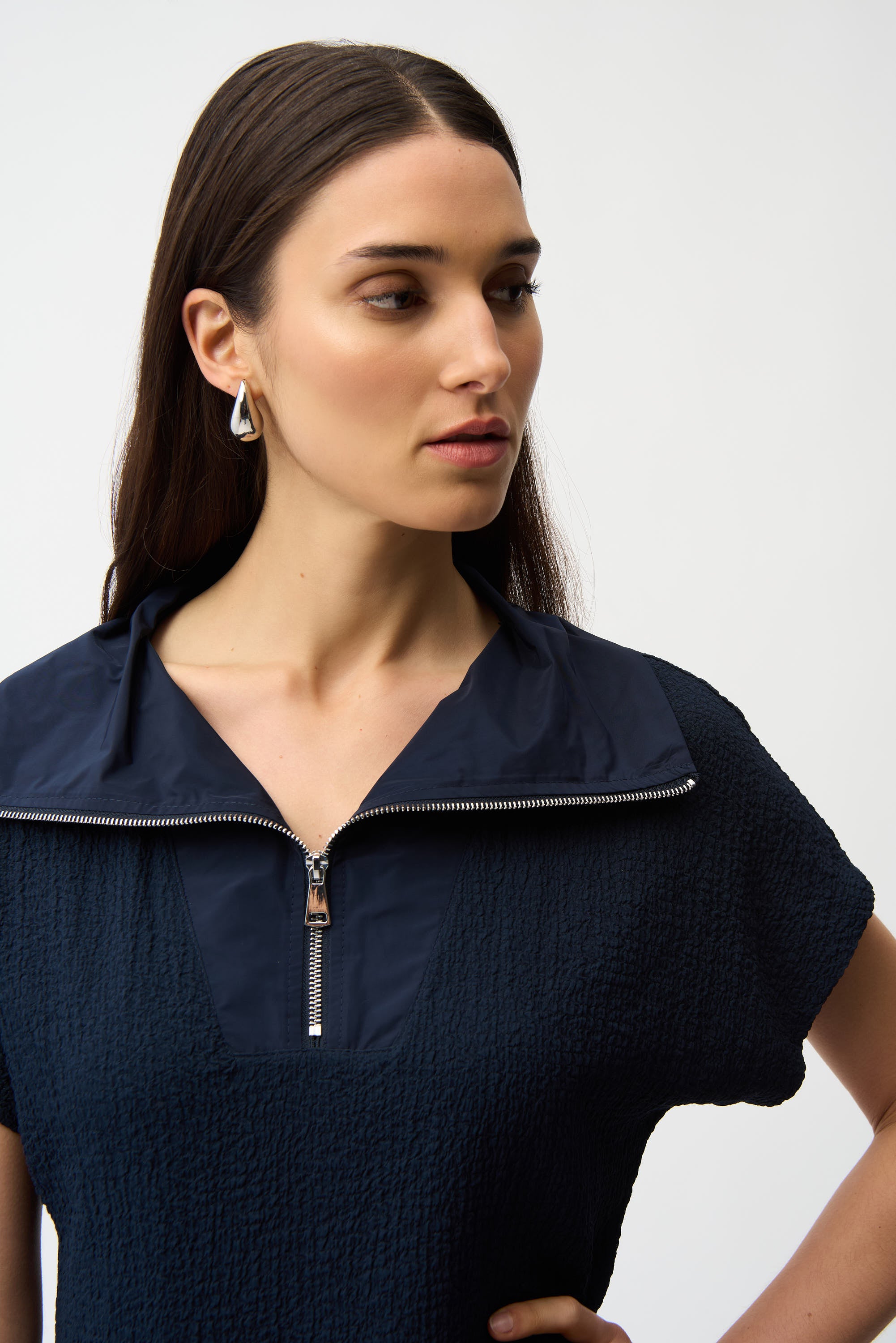 Seersucker Boxy Top With Memory Collar