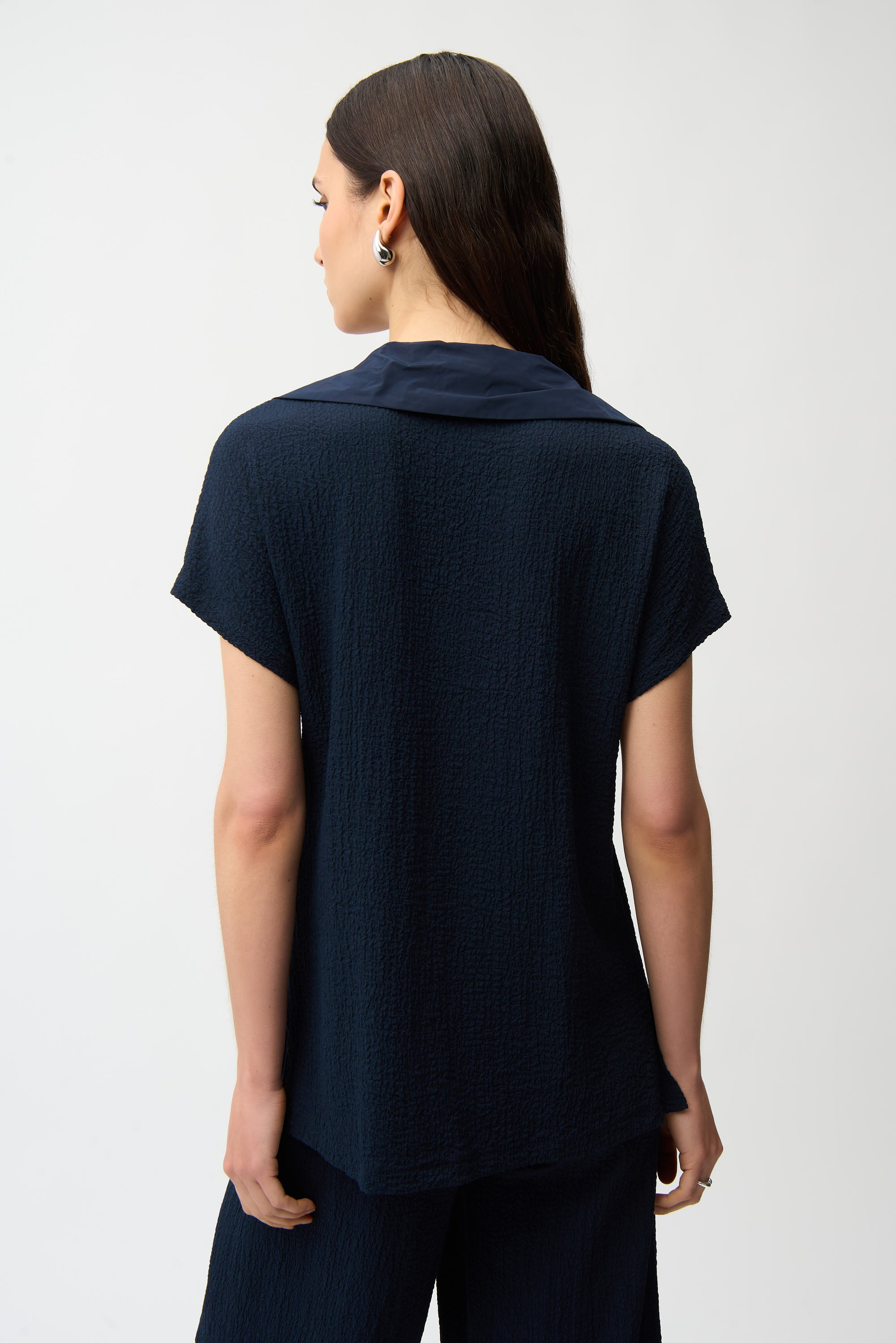 Seersucker Boxy Top With Memory Collar
