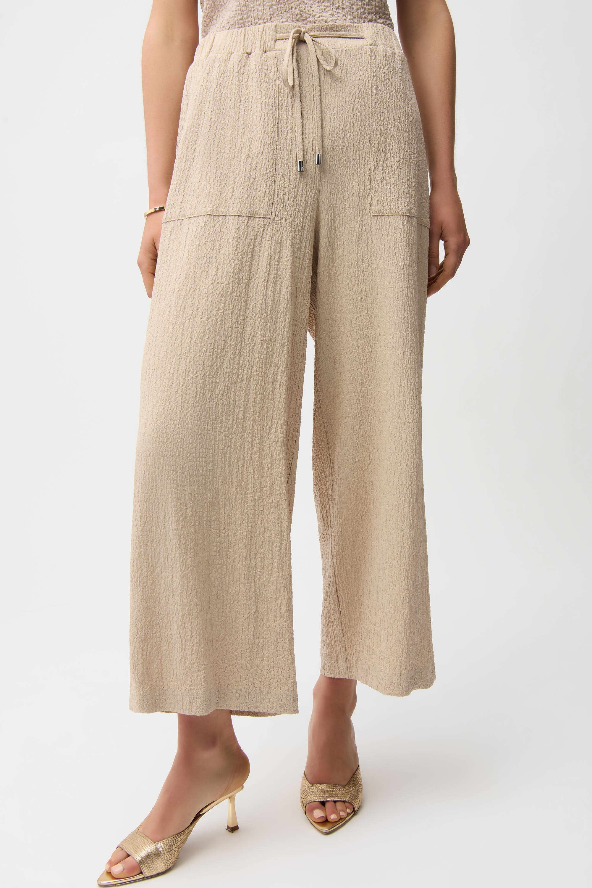 Seersucker Pull-On Crop Pants With Front Pockets