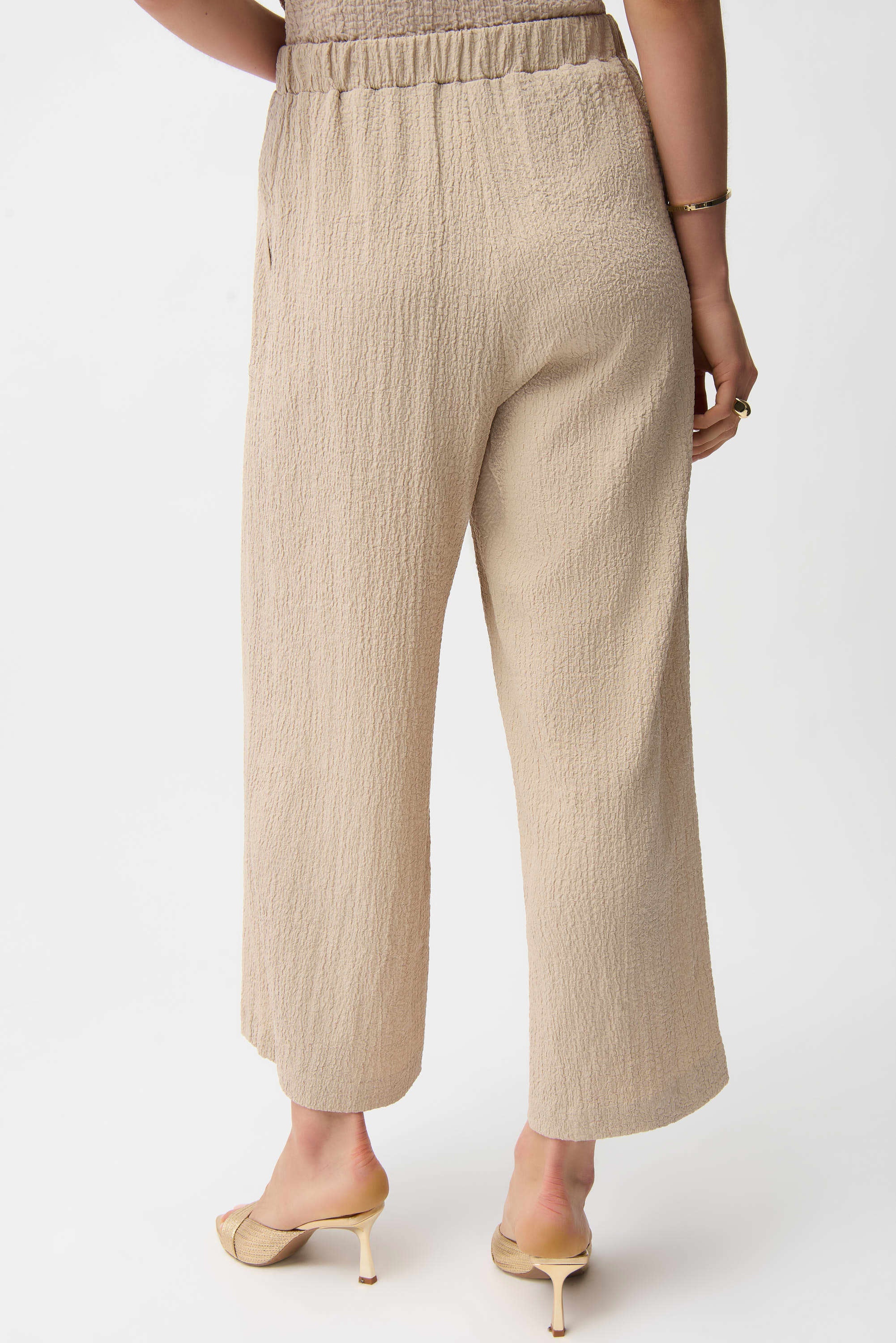 Seersucker Pull-On Crop Pants With Front Pockets