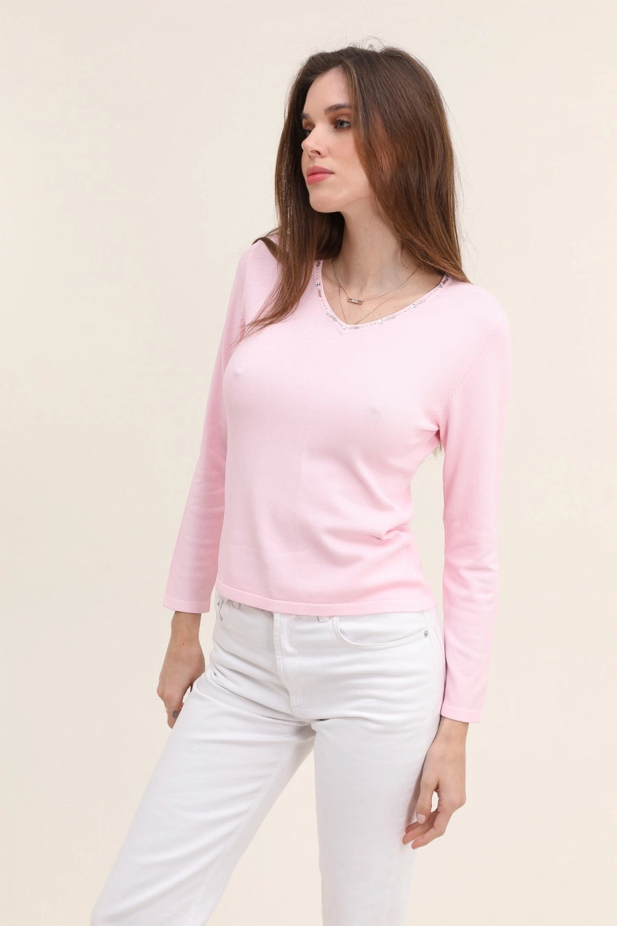 V-Neck Knit with Pearl Details On the Collar