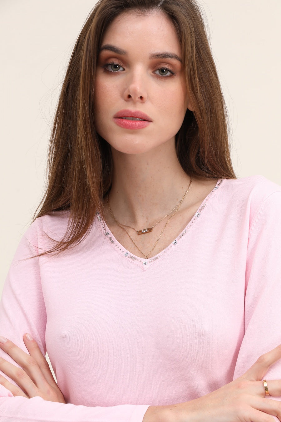 V-Neck Knit with Pearl Details On the Collar