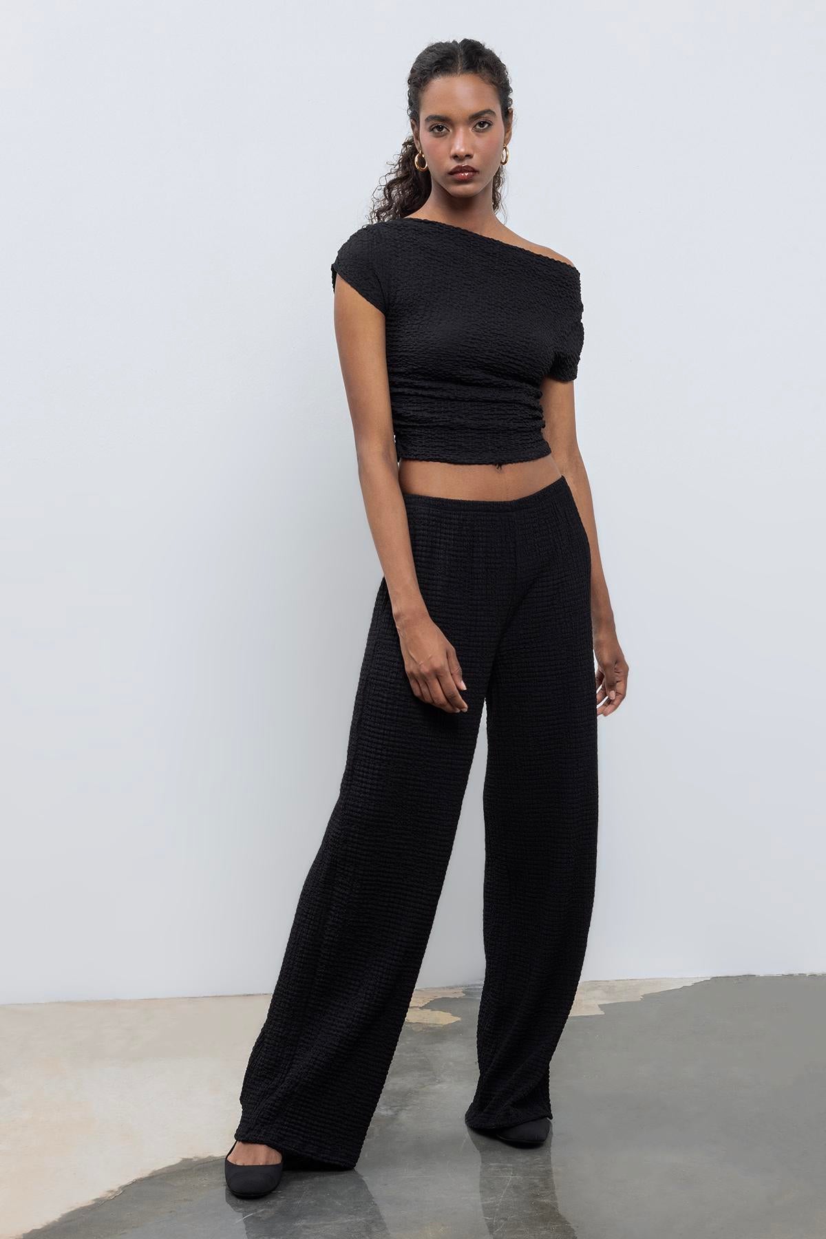 Buguly Textured Trousers