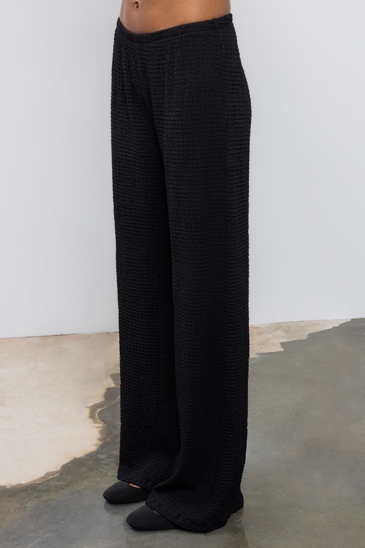 Buguly Textured Trousers